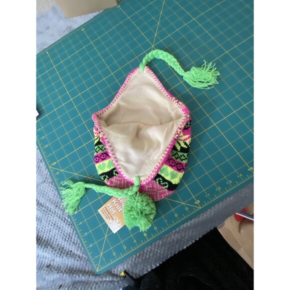 Peruvian Chullo hat Neon Florescent Green Pom - Picture 12 of 14